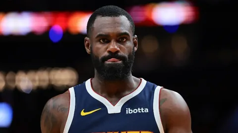 洋基粉丝夺球引发争议，世界大赛G5球迷被禁入场